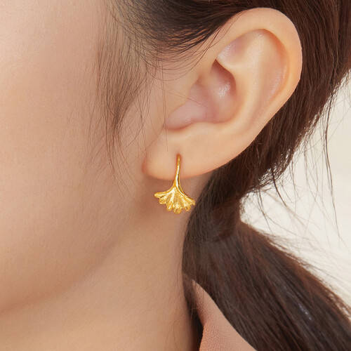 ——六福珠宝 囍爱系列黄金耳环开元棋牌网站璀璨人生从耳边开始