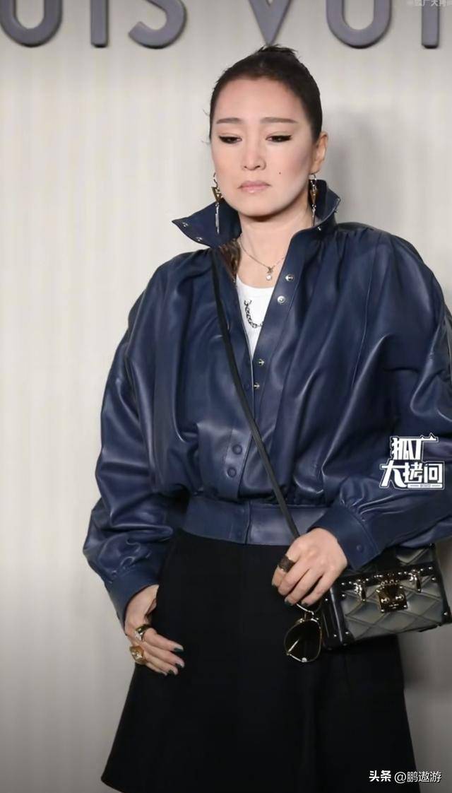 的巩俐让所有人见识了她的江湖地位开元棋牌这一夜全程冷脸、穿蓬蓬裙(图4)