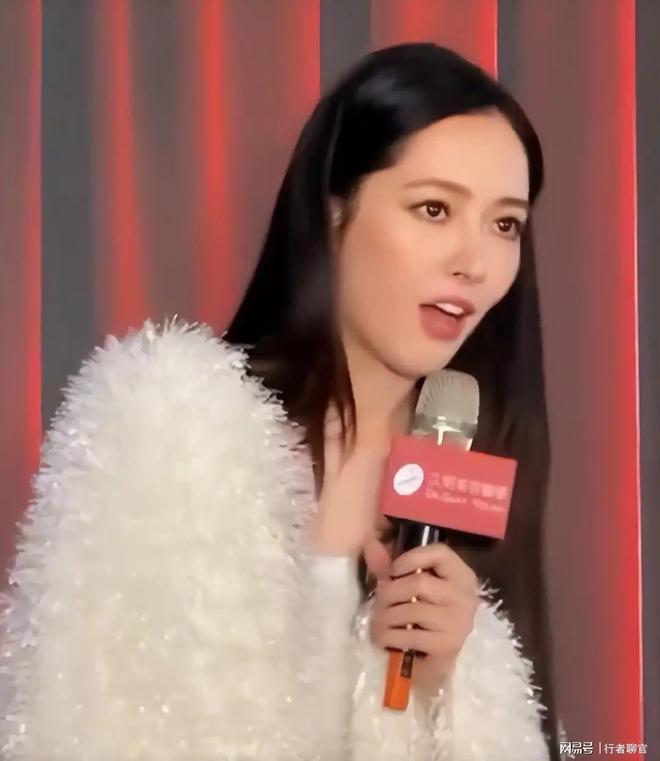 钱向佐带娃有时异地但豪门日子藏不住了开元棋牌试玩郭碧婷手撕谣言：婆婆给(图3)