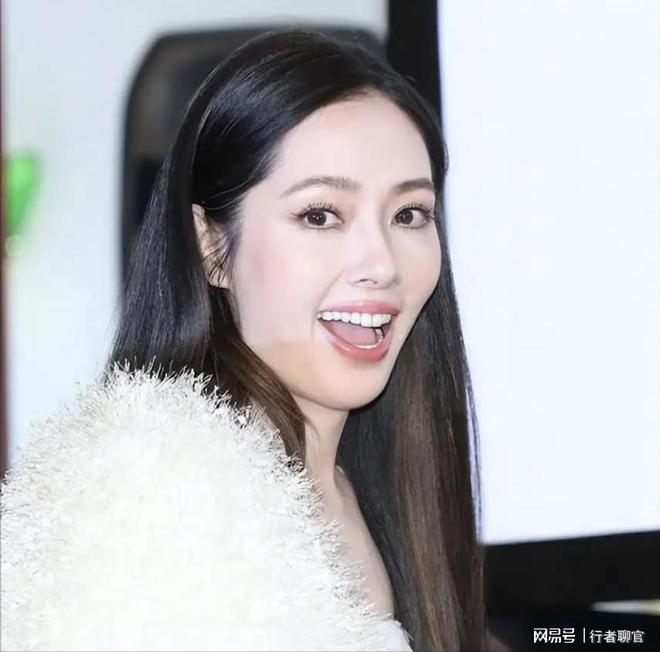 钱向佐带娃有时异地但豪门日子藏不住了开元棋牌试玩郭碧婷手撕谣言：婆婆给(图4)