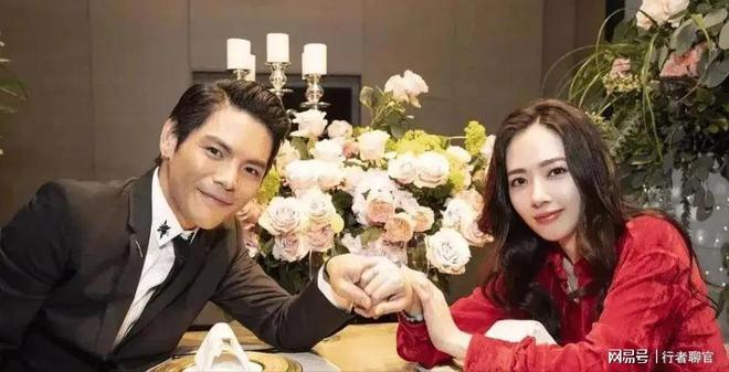 钱向佐带娃有时异地但豪门日子藏不住了开元棋牌试玩郭碧婷手撕谣言：婆婆给(图13)